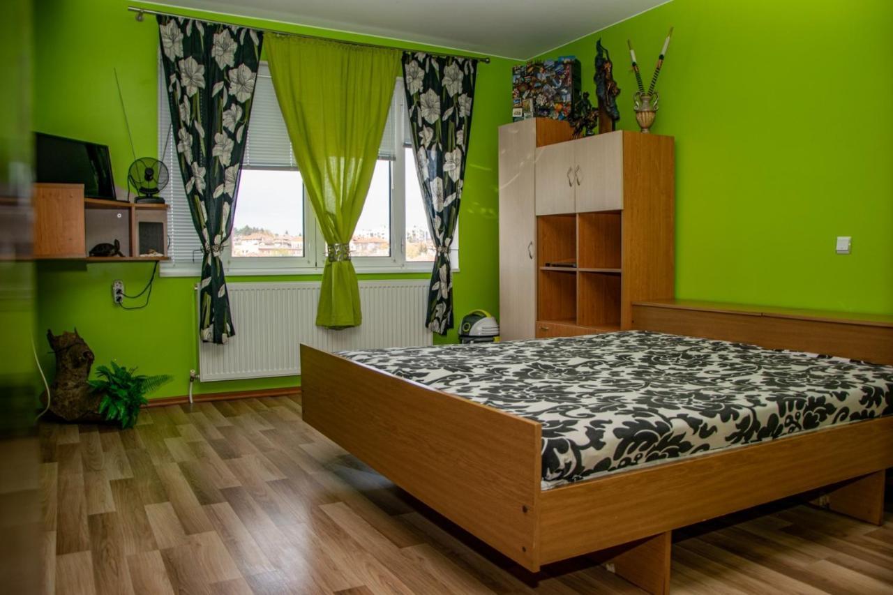 Vilhelmov'S Apartament Луковит Экстерьер фото