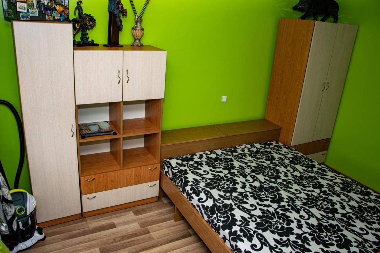 Vilhelmov'S Apartament Луковит Экстерьер фото