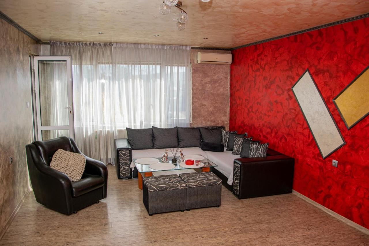 Vilhelmov'S Apartament Луковит Экстерьер фото